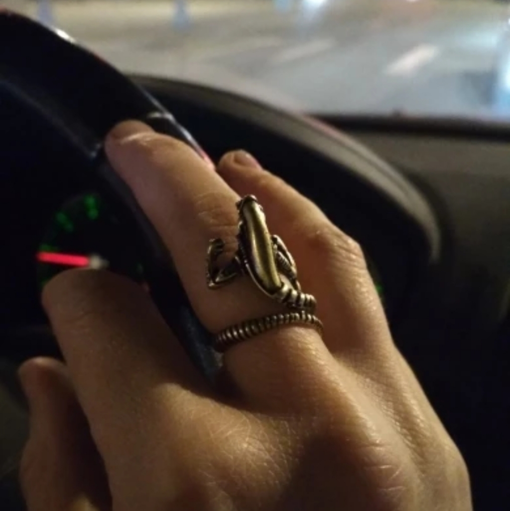Adjustable Alien Ring